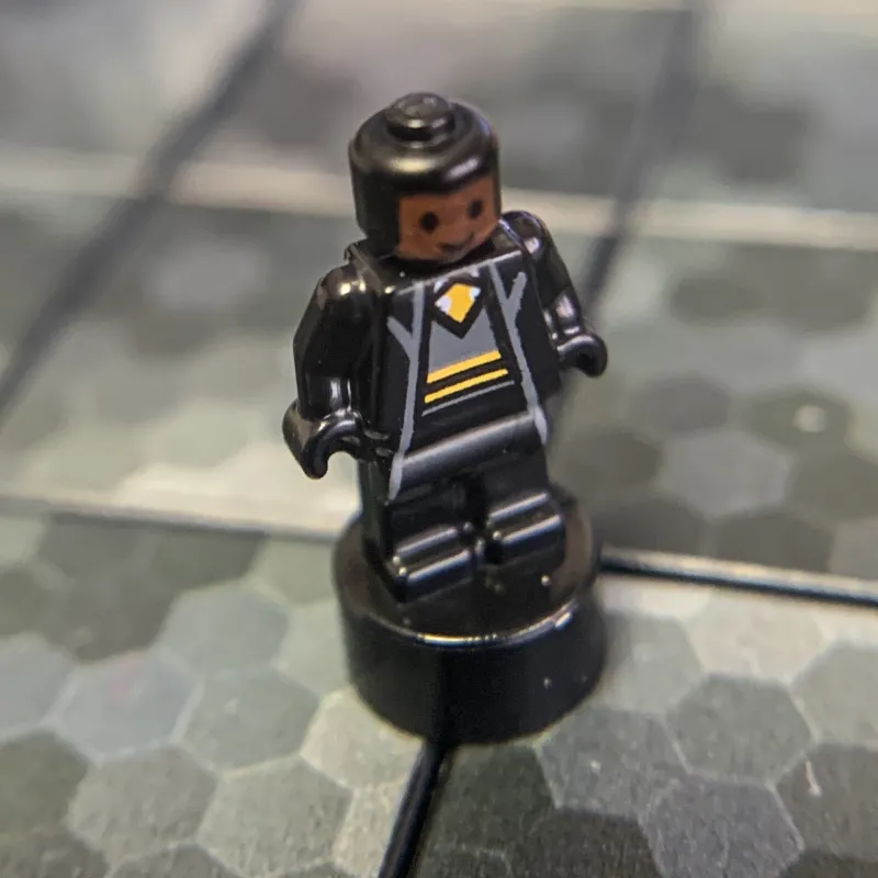 Harry Potter>The Brick Show Shop Hufflepuff Student (Nano, Brown Skin) - LEGO Harry Potter Minifigure (