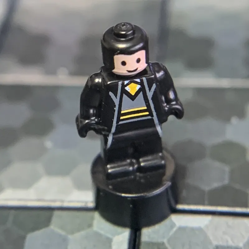 Harry Potter>The Brick Show Shop Hufflepuff Student (Nano, Light Face) - LEGO Harry Potter Minifigure (