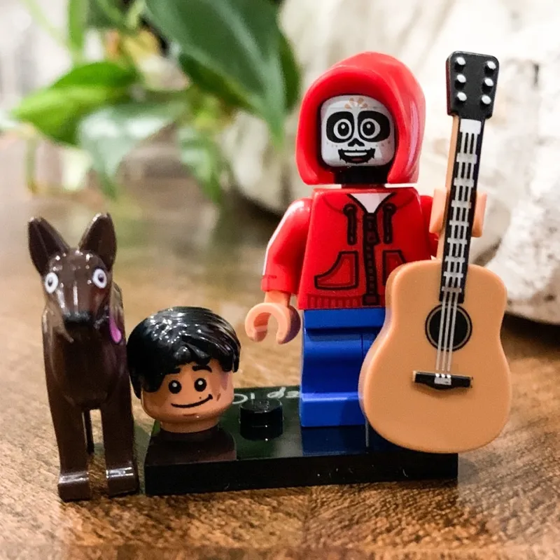 Disney | Collectible Minifigures>The Brick Show Shop Miguel Rivera - LEGO Disney 100 Collectible Minifigure (2023)