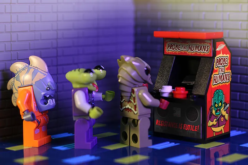 B3 Customs | Arcade>The Brick Show Shop Probe the Humans - B3 Customs Arcade Machine